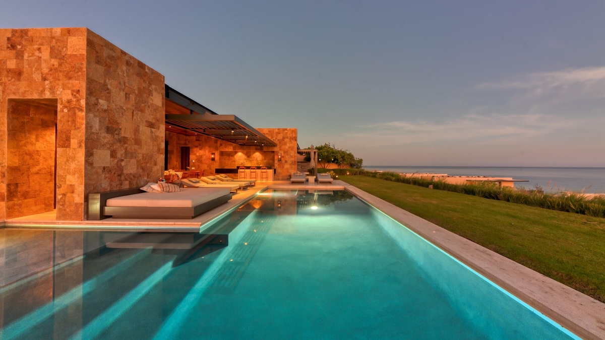 Ocean-view infinity pool at Ritz-Carlton Residences Los Cabos