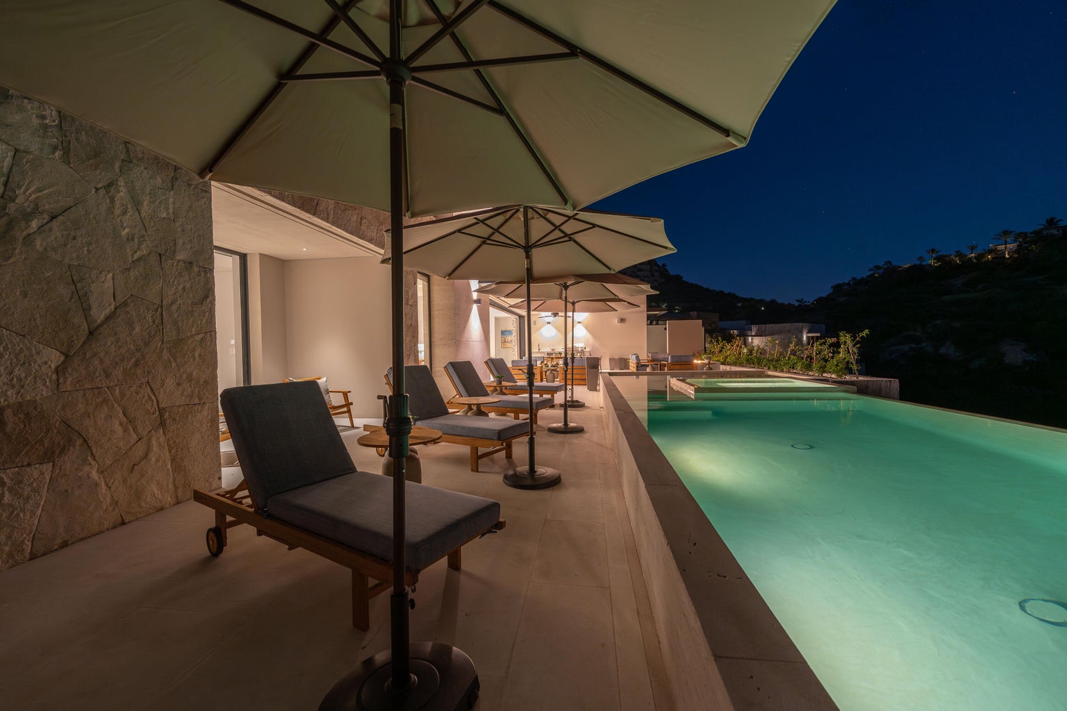 Horizontes luxury home pool with desert views