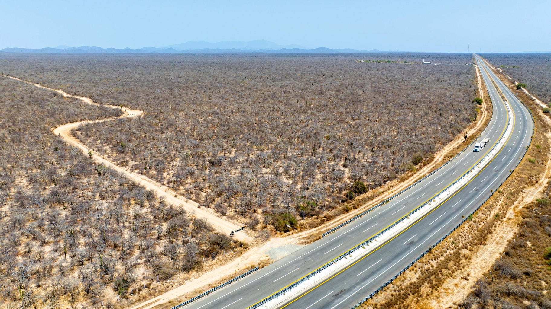Lote San Pedro, highway