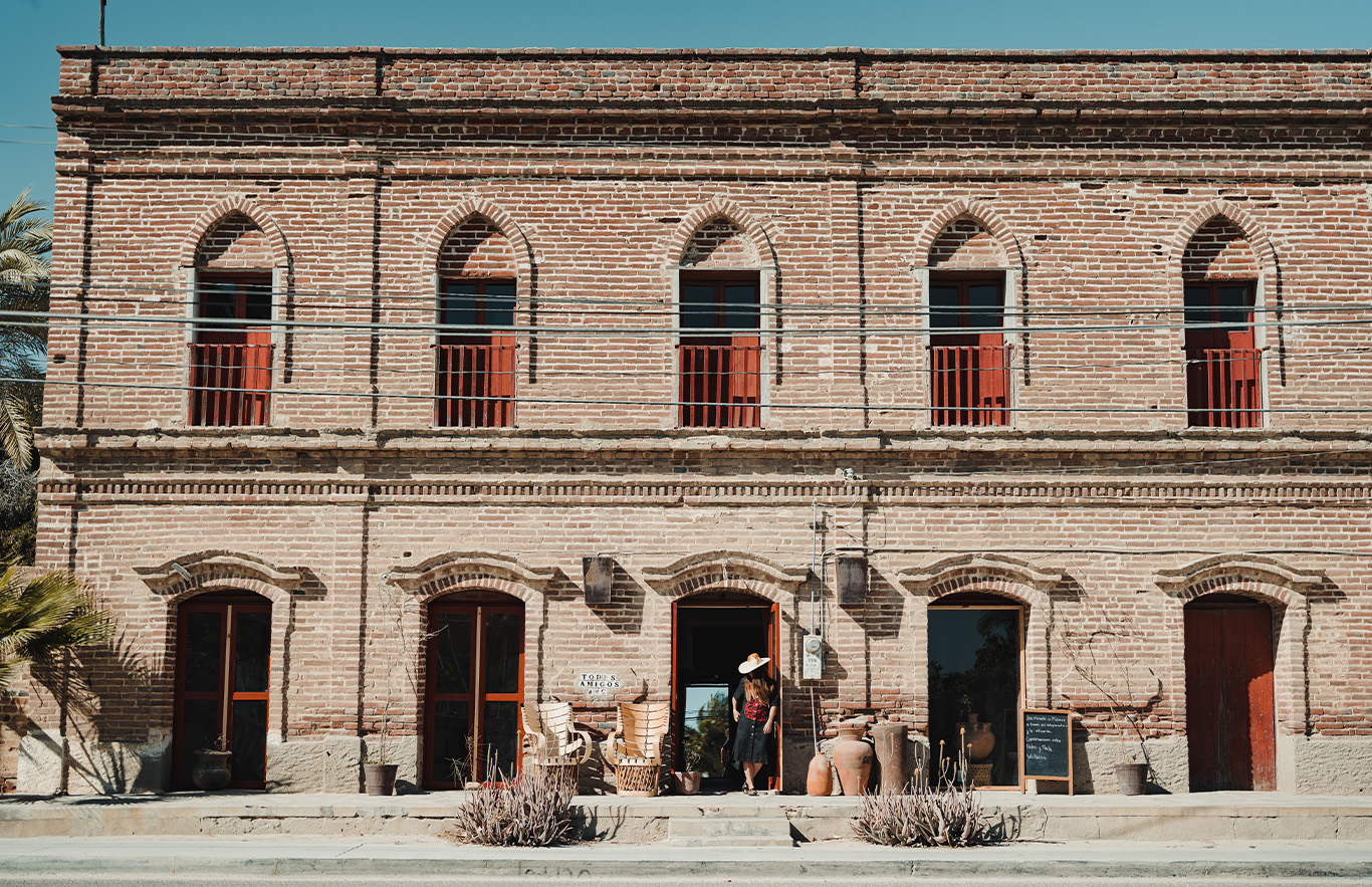 Historic colonial façade in Todos Santos Pueblo Mágico