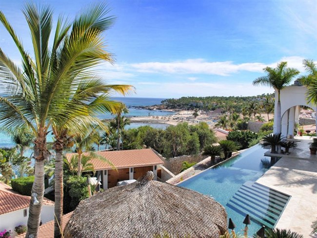 Palmilla Vacation Home With Infinity Lap Pool