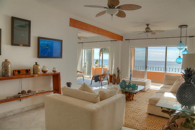 Beachfront Condo w/ Tennis Court and Gym, San Jose del Cabo