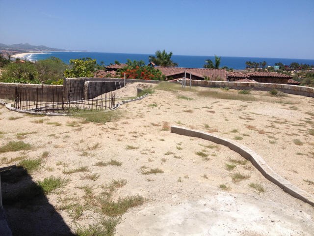 Unfinished House w/ Views and High-end Amenities